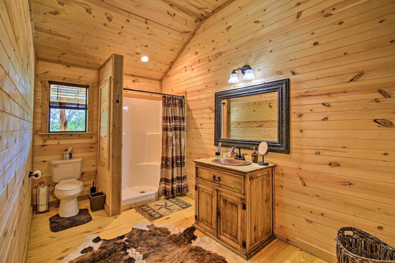Rustic-Chic Country Cabin - 10 Mi To Main Street! Fredericksburg Kültér fotó