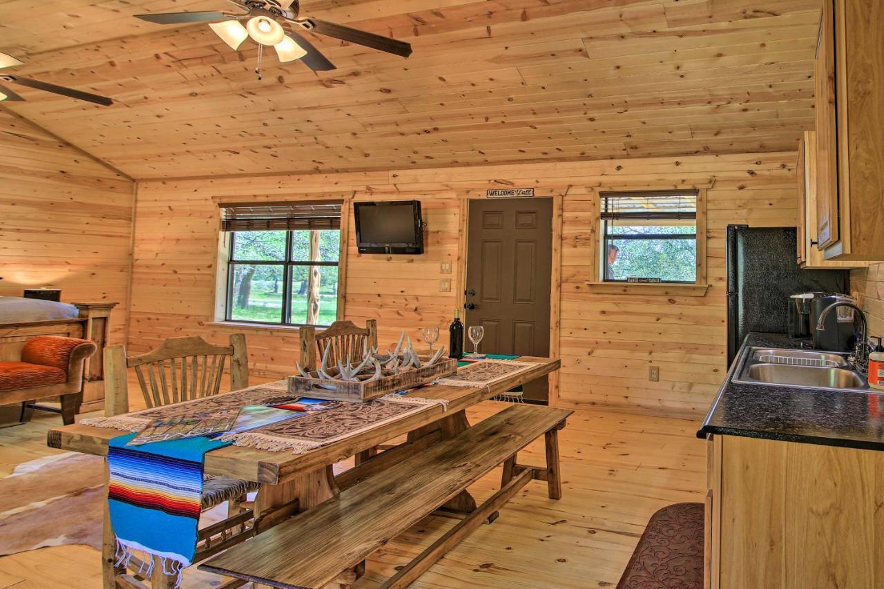 Rustic-Chic Country Cabin - 10 Mi To Main Street! Fredericksburg Kültér fotó