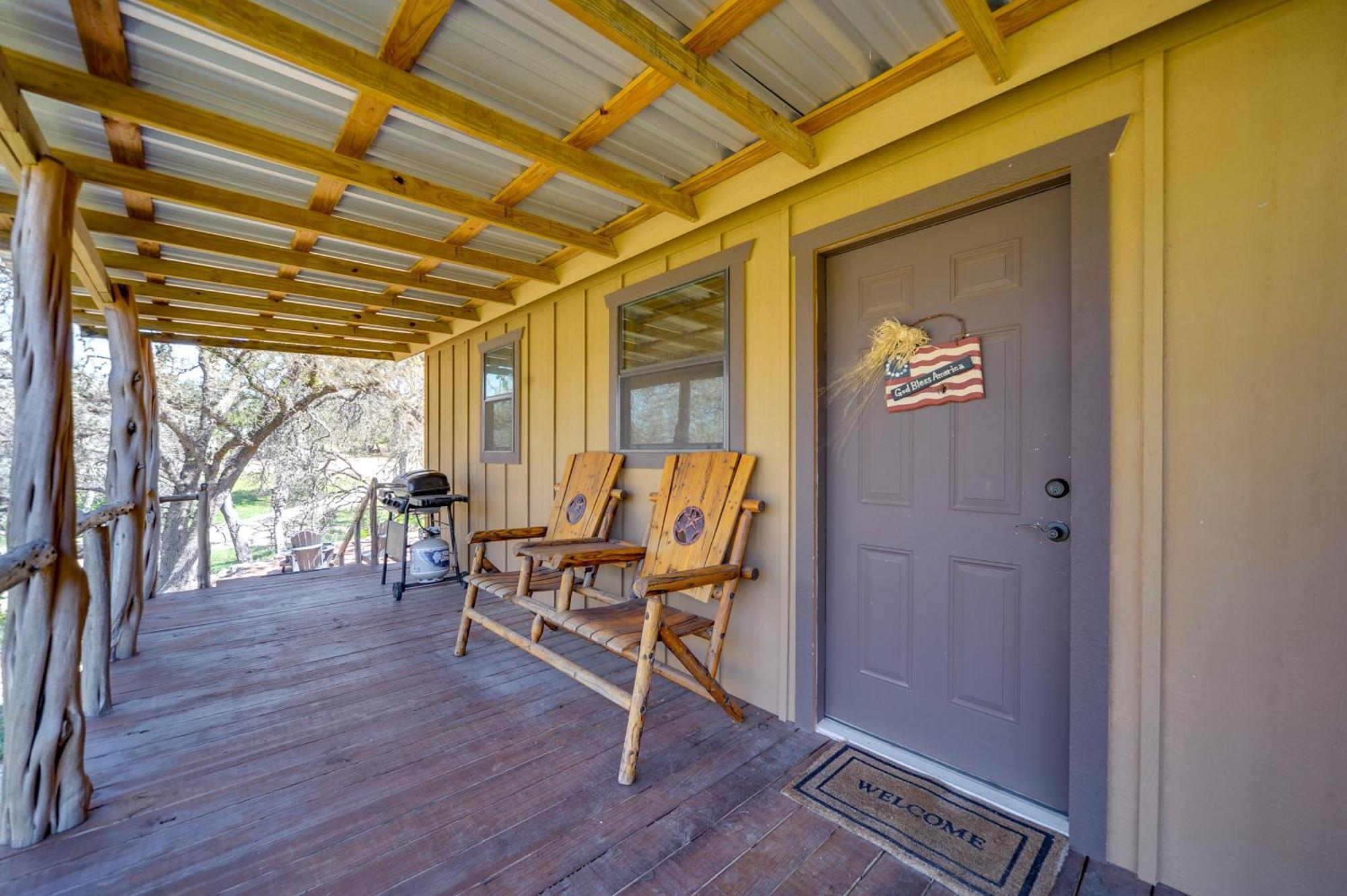 Rustic-Chic Country Cabin - 10 Mi To Main Street! Fredericksburg Kültér fotó